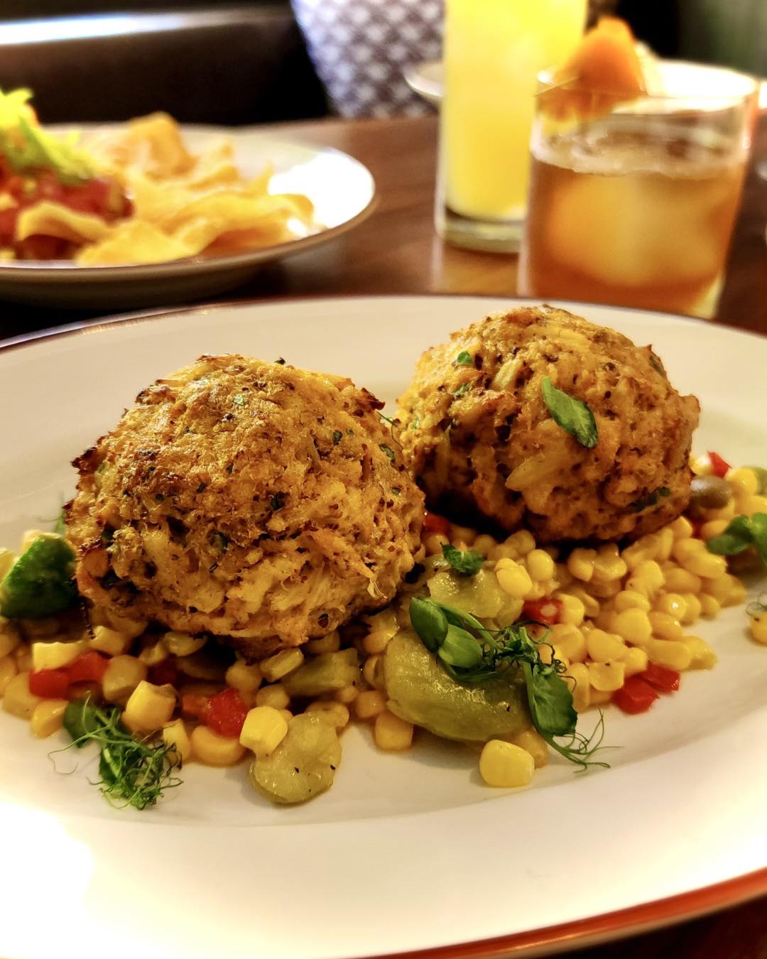 a crab cake platter