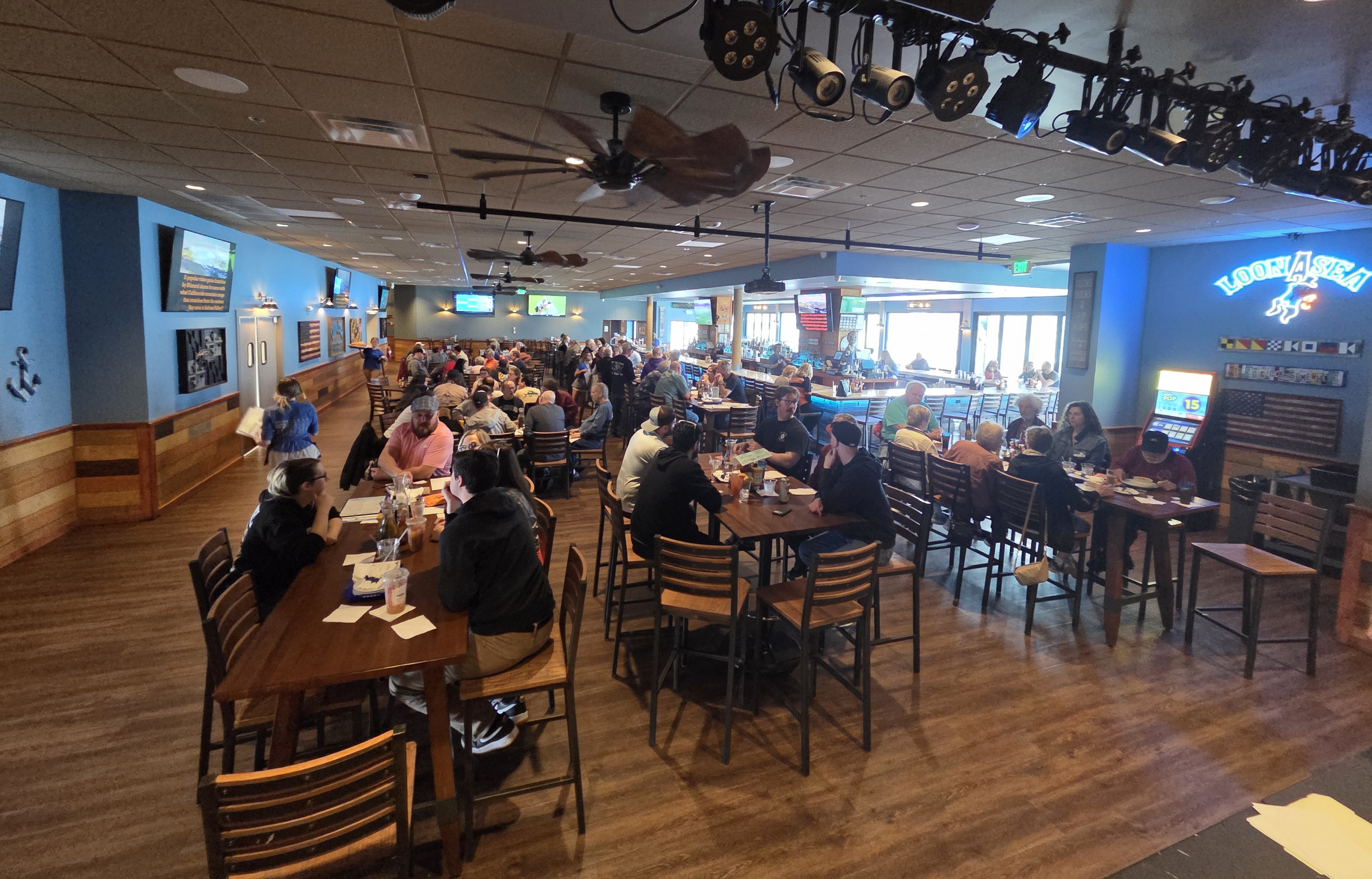 teams at the semifinals at LoonAsea